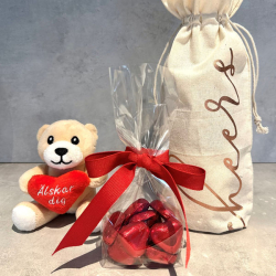Presentkit tygpåse för vinflaska, nalle och chokladhjärtan