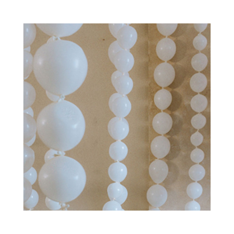 Länkande ballonger, vit